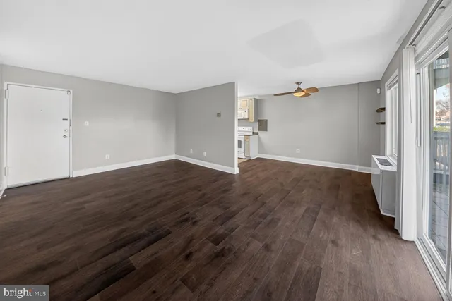 $100,000 | 5601 Parker House Terrace, Unit 319, Hyattsville, MD 20782