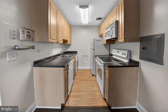 $100,000 | 5601 Parker House Terrace, Unit 319, Hyattsville, MD 20782