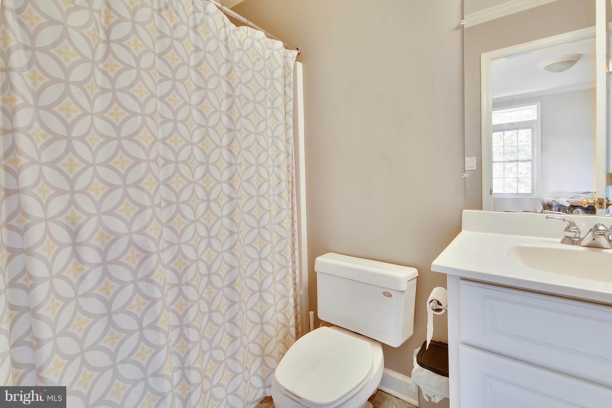 956 Shore Acres Road Arnold, MD 21012 - Photo 13 of 30 Bath in Bedroom 2