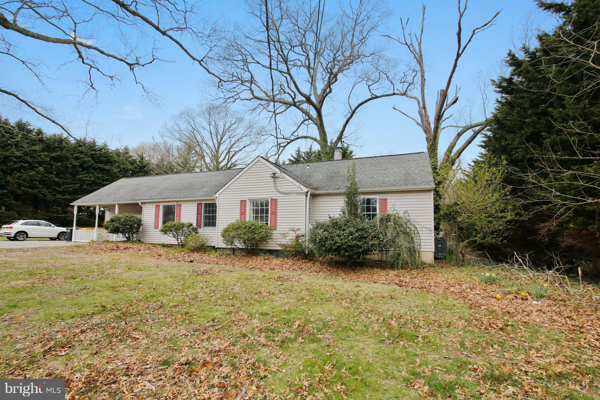 956 Shore Acres Road Arnold, MD 21012 - Photo 20 of 30 Lots of privacy on this .64 acre Lot.