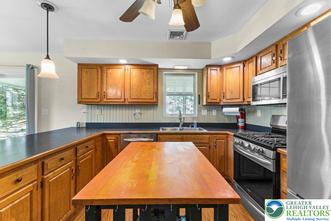 162 Locke Heights Road Bangor, PA 18013 - Photo 6 of 18 Gallery Image 6