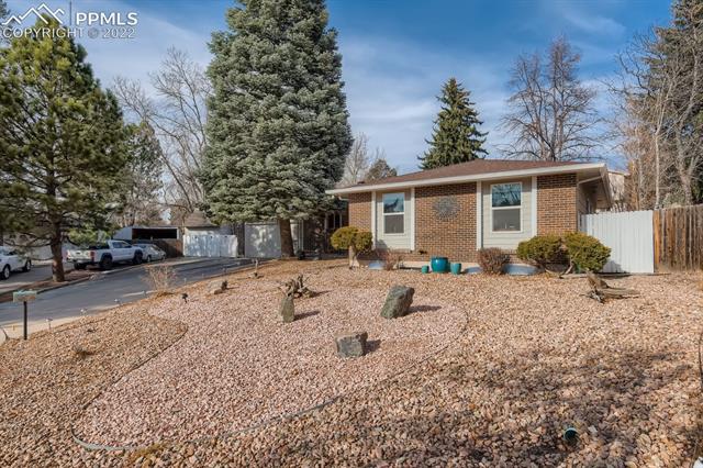 4334 Ridgeglen Road Colorado Springs, CO 80918 - Photo 2 of 28