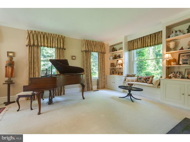 549 Chews Landing Road Haddonfield, NJ 08033 - Photo 5 of 25 Living Room