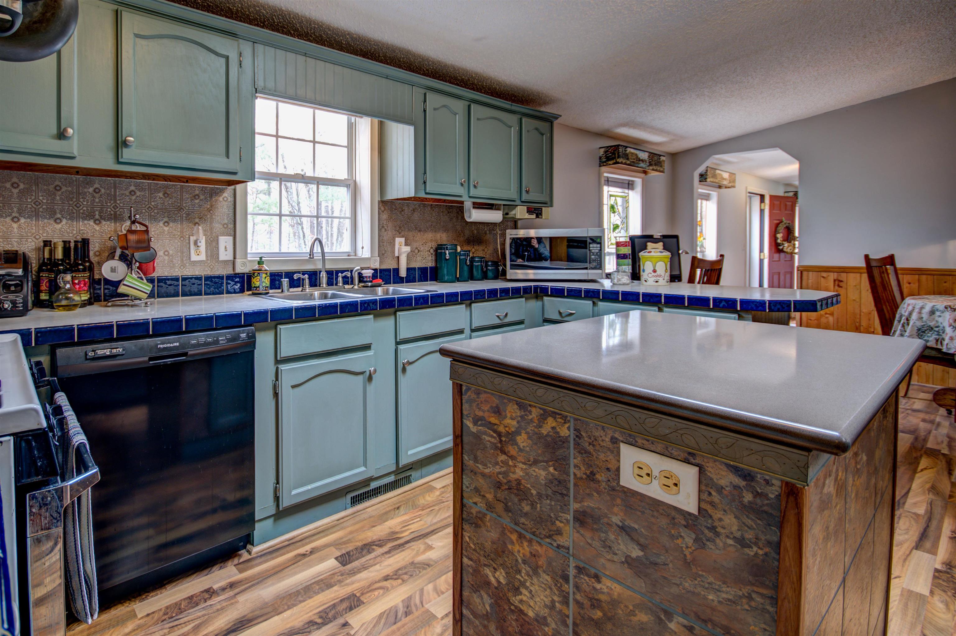 8418 Albrecht Road Interlochen, MI 49643 - Photo 23 of 42 1910224-22.JPG
