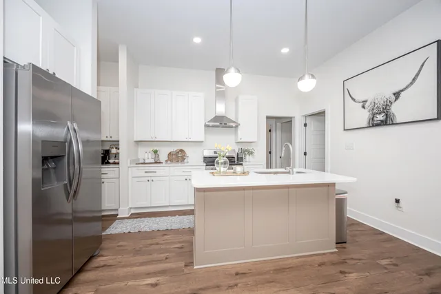 $2,300 | 1605 South 9th Street, Ocean Springs, MS 39564