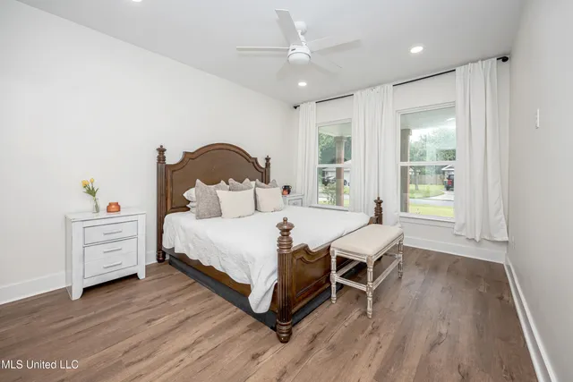 $2,300 | 1605 South 9th Street, Ocean Springs, MS 39564