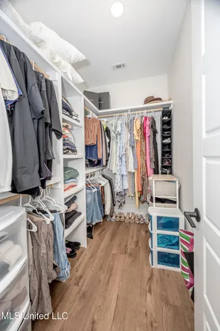 $2,300 | 1605 South 9th Street, Ocean Springs, MS 39564