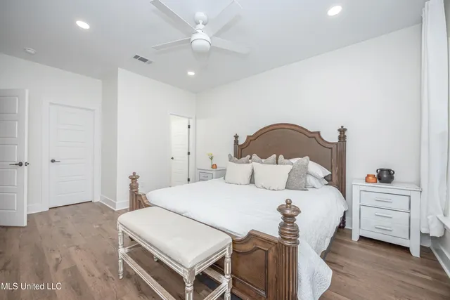 $2,300 | 1605 South 9th Street, Ocean Springs, MS 39564