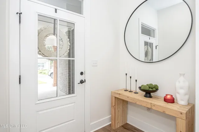 $2,300 | 1605 South 9th Street, Ocean Springs, MS 39564