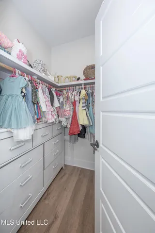 $2,300 | 1605 South 9th Street, Ocean Springs, MS 39564