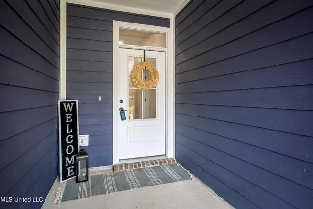 $2,300 | 1605 South 9th Street, Ocean Springs, MS 39564