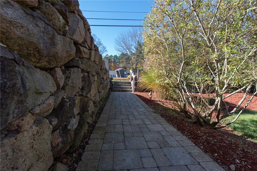787 Round Top Road Burrillville, RI 02830 - Photo 5 of 24