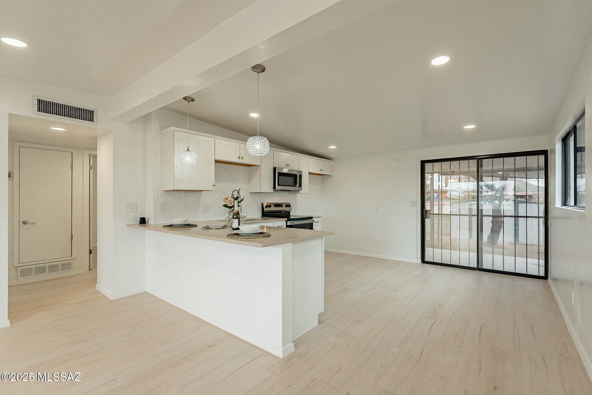 1812 West Caravelle Road Tucson, AZ 85713 - Photo 10 of 40