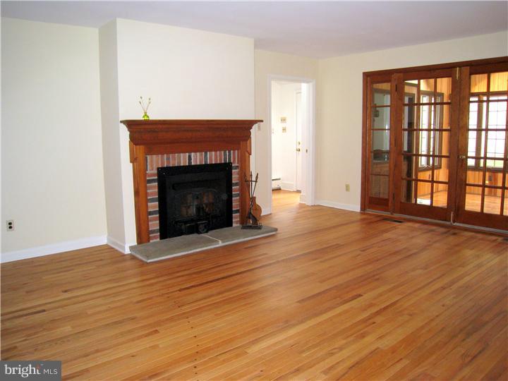 23 Applewood Road Malvern, PA 19355 - Photo 4 of 25 Family Room