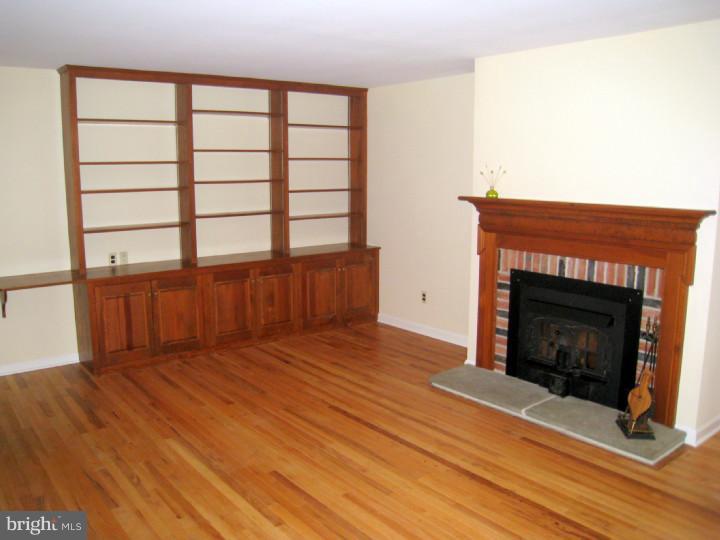 23 Applewood Road Malvern, PA 19355 - Photo 5 of 25 Family Room