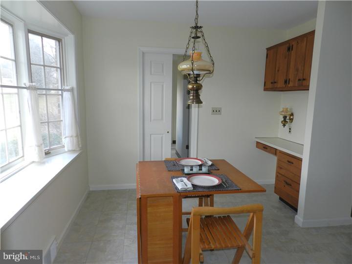 23 Applewood Road Malvern, PA 19355 - Photo 8 of 25 Kitchen