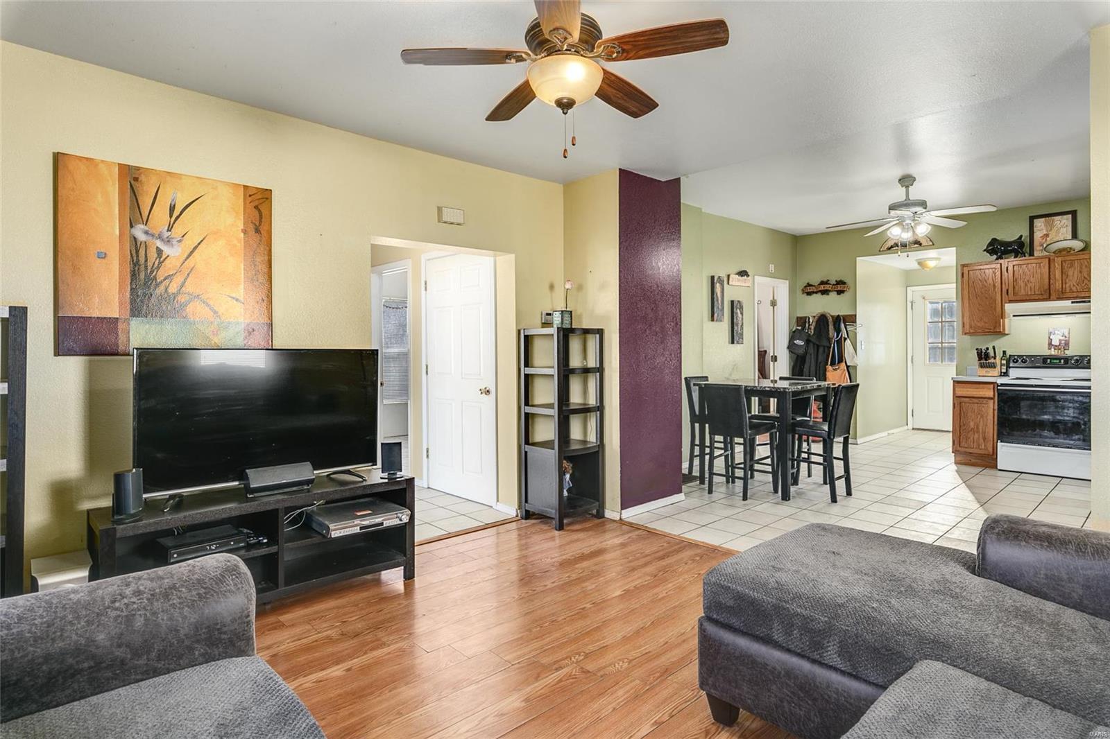 324 West Spring Street Staunton, IL 62088 - Photo 6 of 25