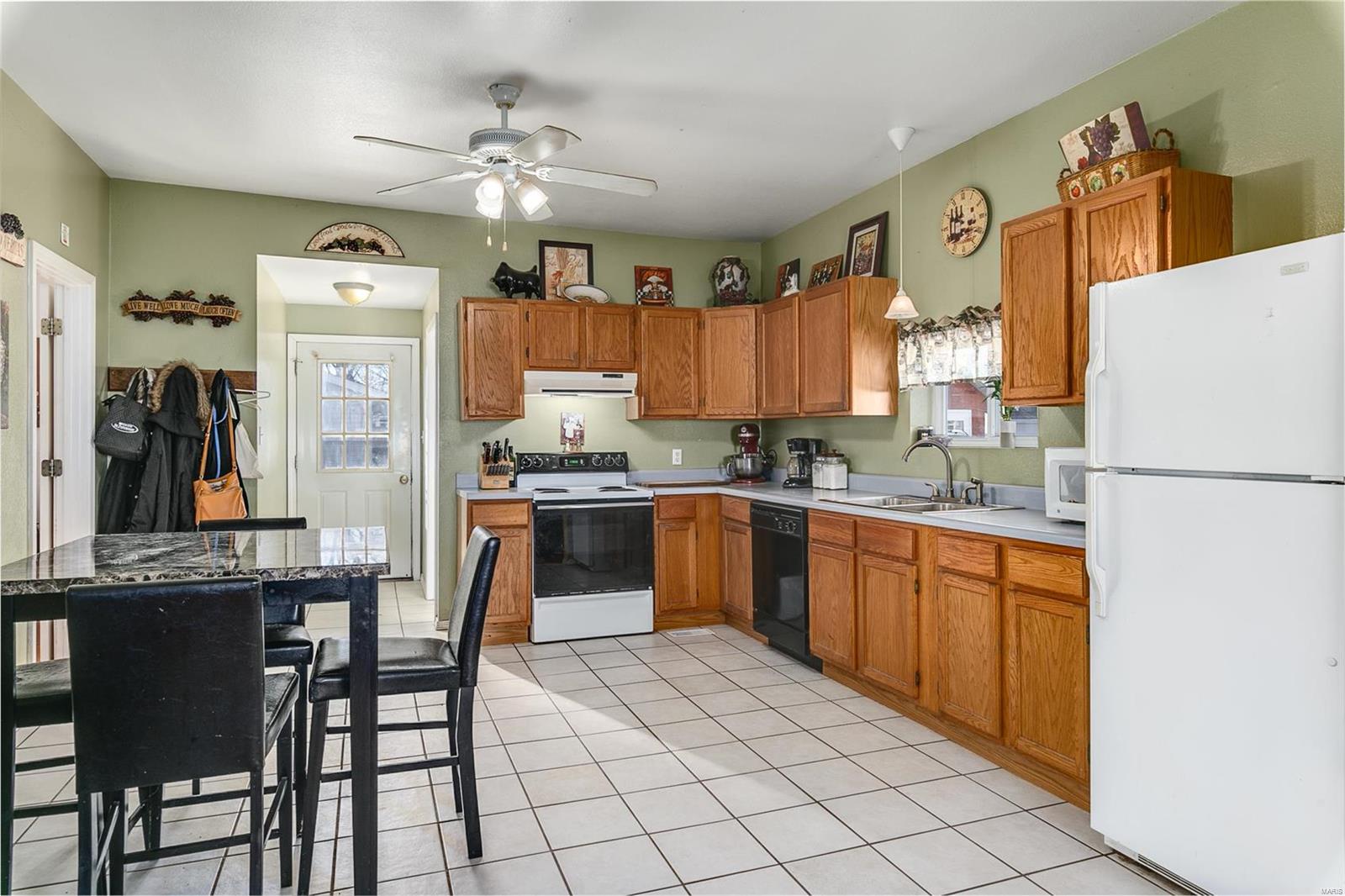324 West Spring Street Staunton, IL 62088 - Photo 7 of 25