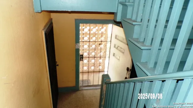 $185,000 | 704 North Washington Street, Beeville, TX 78102