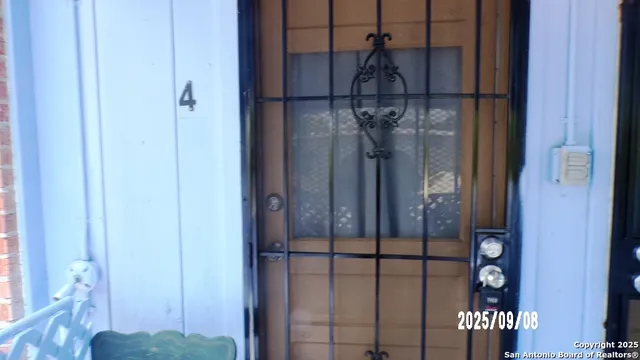 $185,000 | 704 North Washington Street, Beeville, TX 78102