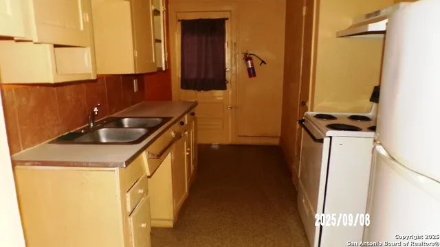 $185,000 | 704 North Washington Street, Beeville, TX 78102