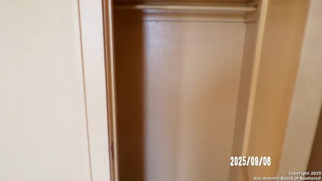 $185,000 | 704 North Washington Street, Beeville, TX 78102