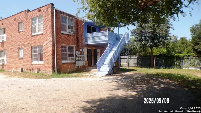 $185,000 | 704 North Washington Street, Beeville, TX 78102