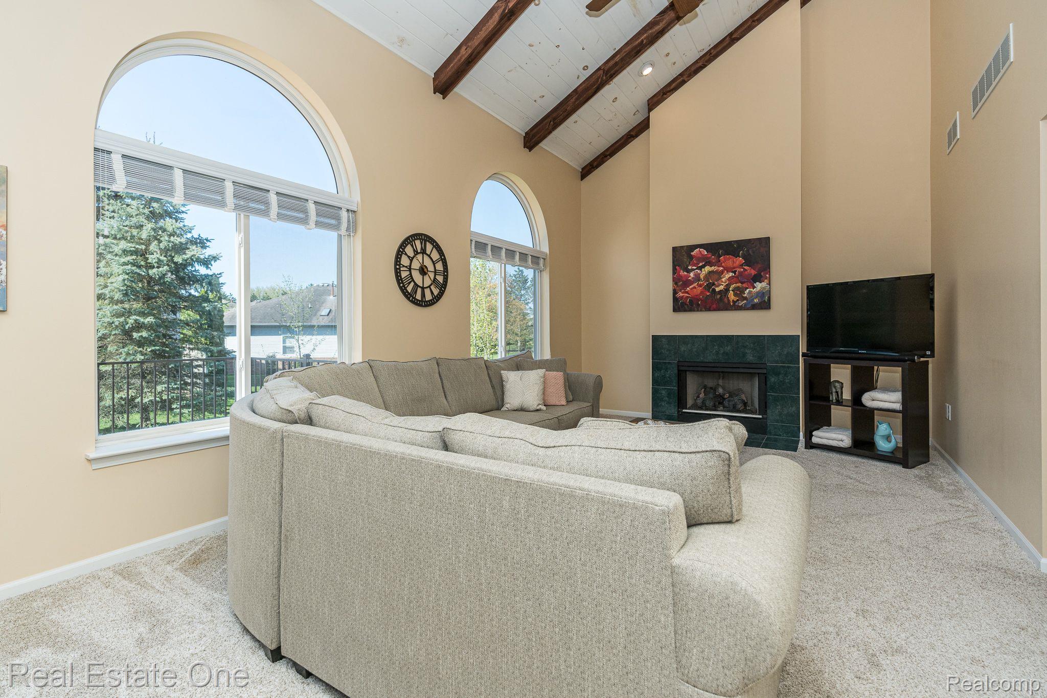 3287 Silverbrook Drive Rochester, MI 48306 - Photo 18 of 45 Gallery Image 18