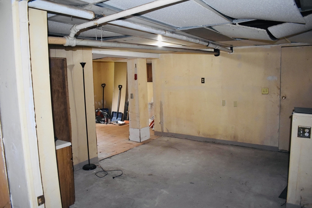 50-52 Balis Street Springfield, MA 01109 - Photo 37 of 42