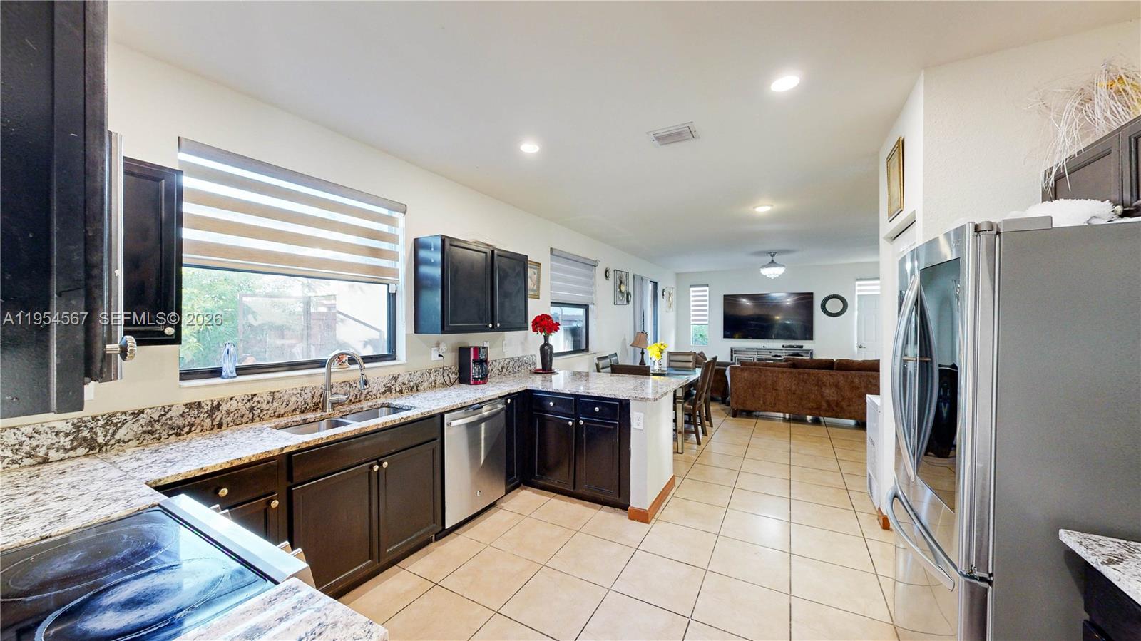 174 Southeast 35th Avenue Homestead, FL 33033 - Photo 16 of 74