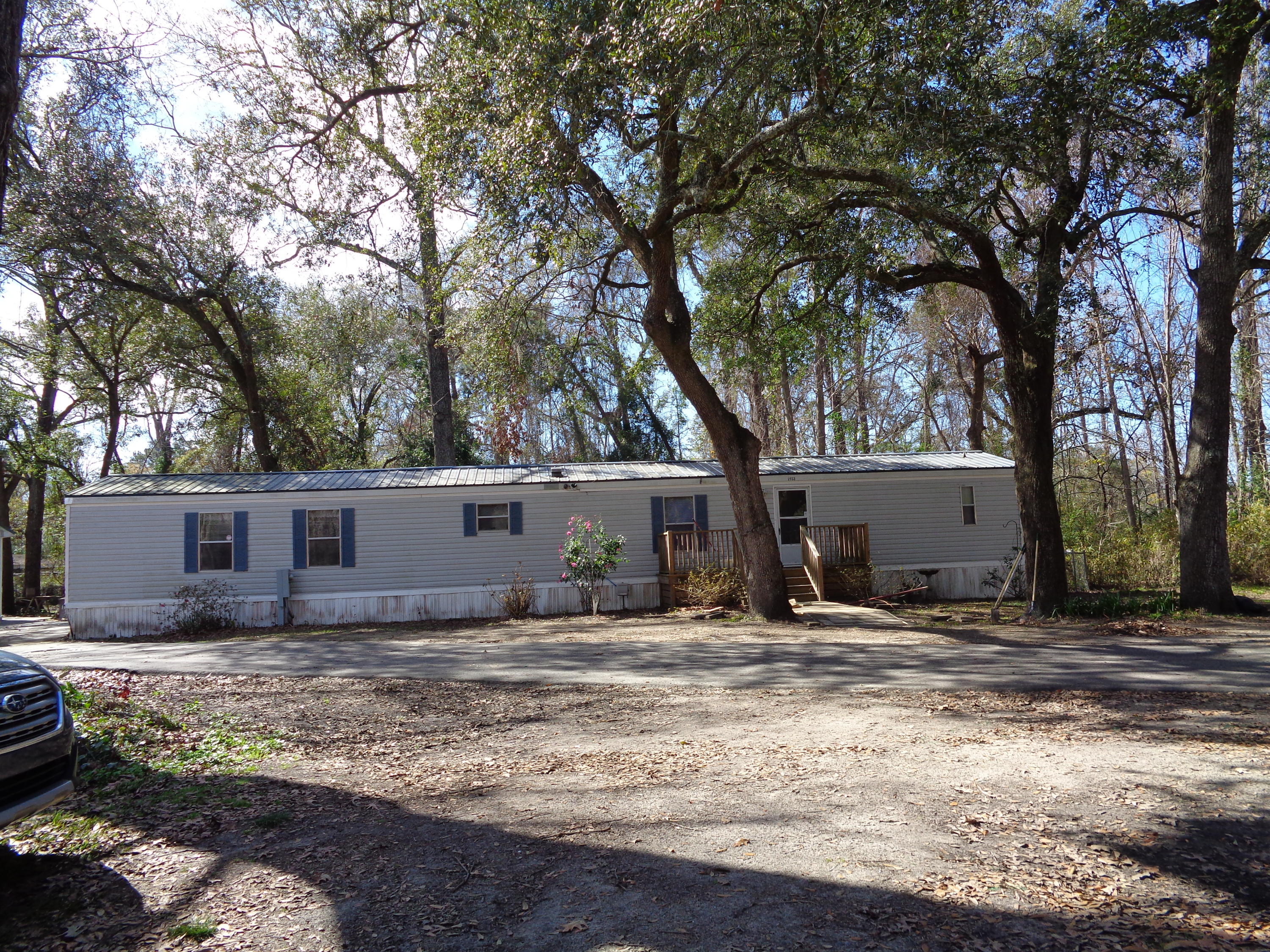 1935 Dulsey Road Charleston, SC 29407 - Photo 1 of 7 Center Mobile Home