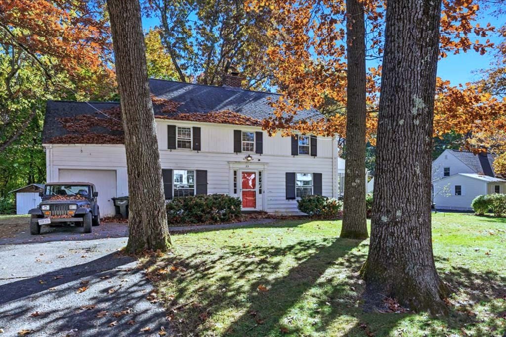 23 Puritan Circle Springfield, MA 01119 - Photo 3 of 29
