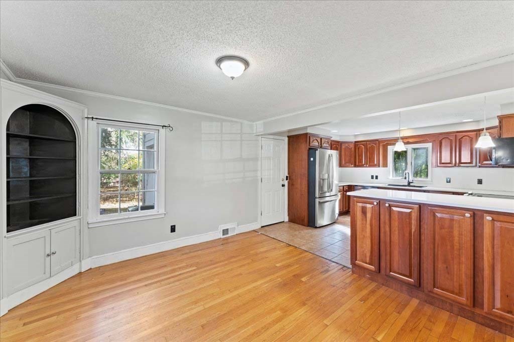 23 Puritan Circle Springfield, MA 01119 - Photo 4 of 29