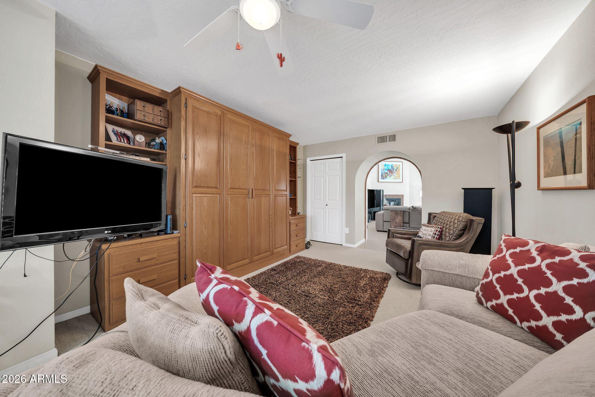 26445 North Avenida Del Ray Rio Verde, AZ 85263 - Photo 21 of 40 Murphy bed