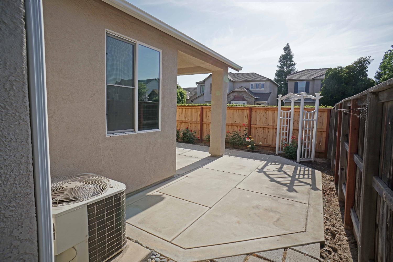 618 West Lisbon Lane Clovis, CA 93619 - Photo 23 of 26