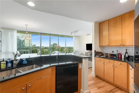 $694,999 | 700 Park Regency Place Northeast, Unit 1906, Atlanta, GA 30326
