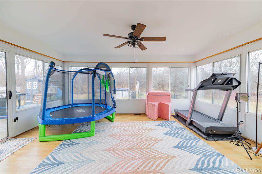 18057 Meridian Road Grosse Ile, MI 48138 - Photo 19 of 64 Gallery Image 19