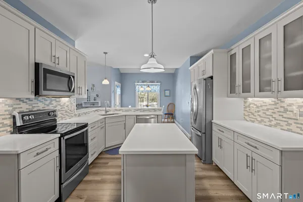 $794,900 | 17 Blackwells Landing, Brooklyn, CT 06234
