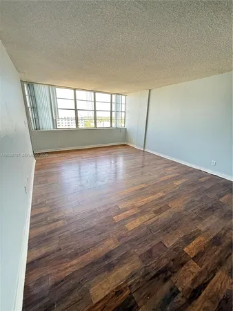 $1,500 | 2025 Northeast 164th Street, Unit 1007, North Miami Beach, FL 33162