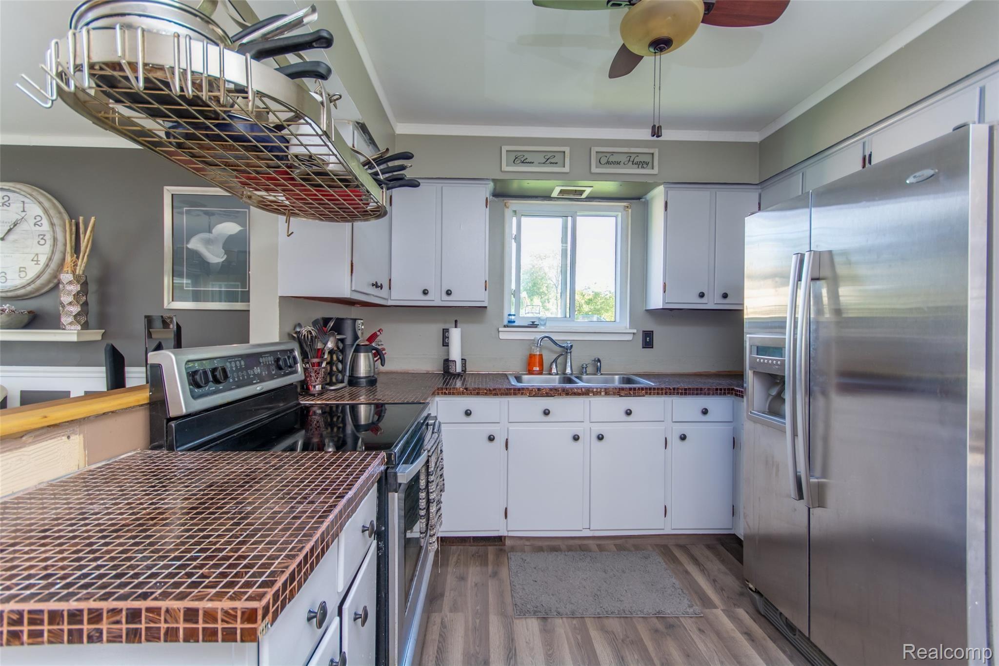 5445 Corunna Road Flint, MI 48532 - Photo 6 of 28 DSC_6063enf.jpg
