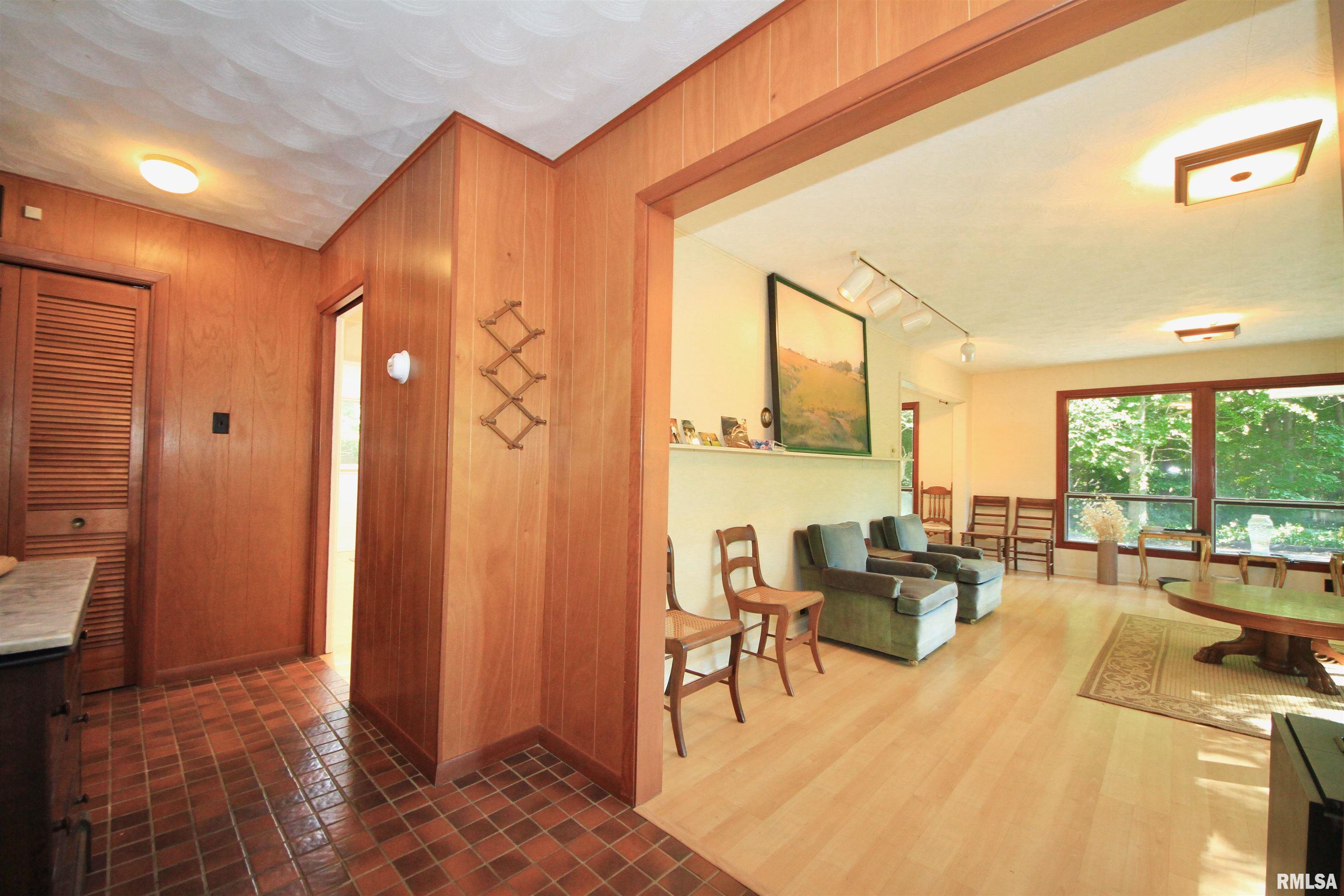 119 Hidden Trace Road Carbondale, IL 62901 - Photo 8 of 48