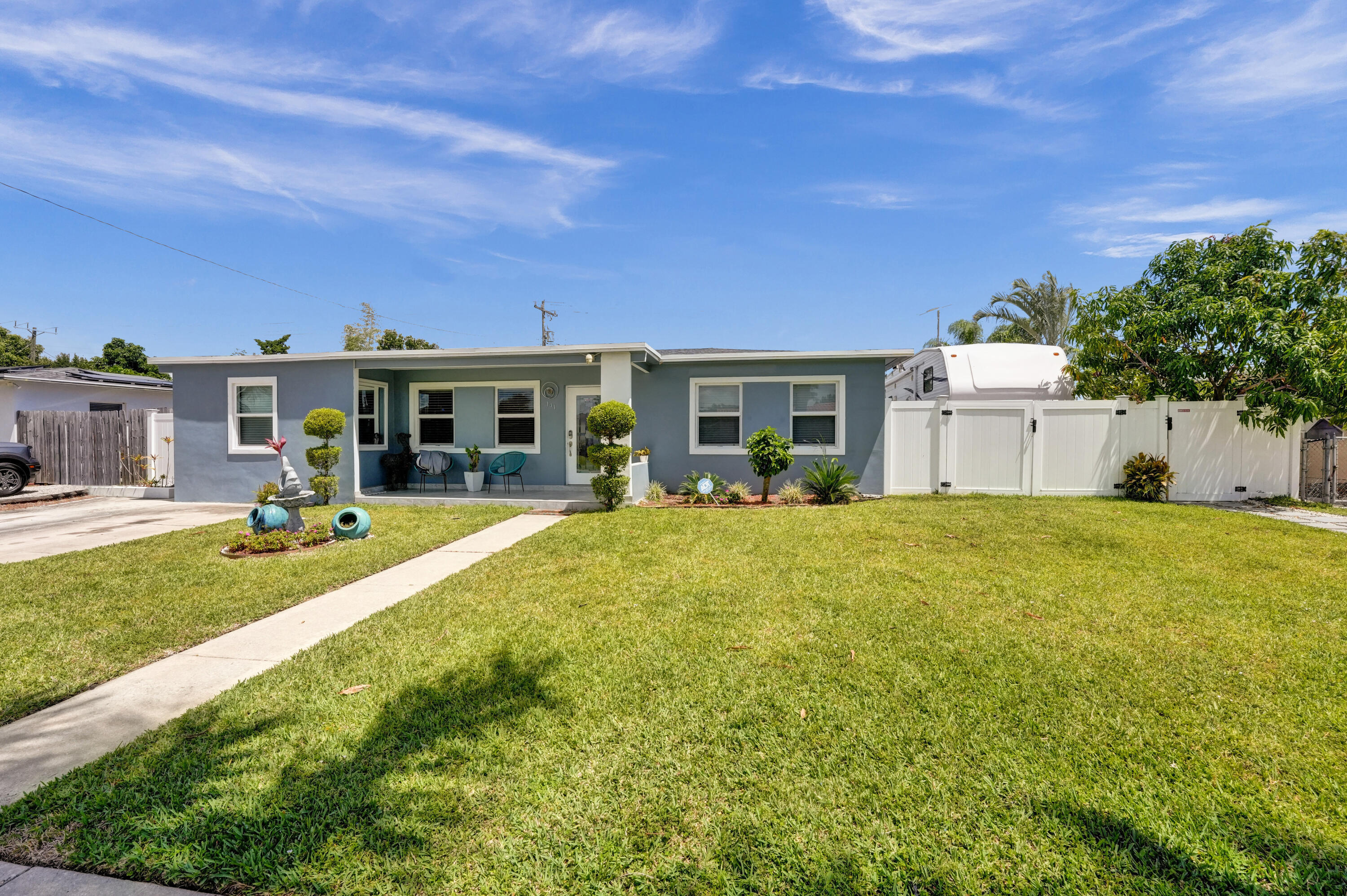 144 Riley Avenue Palm Springs, FL 33461 - Photo 9 of 43 8 of 42