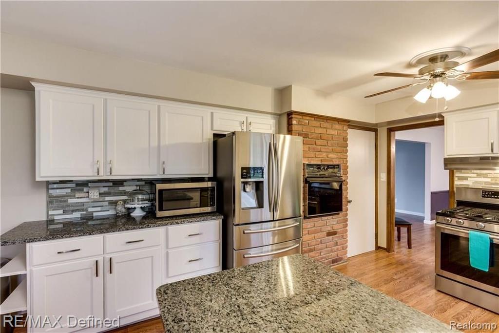 29709 Fox Grove Road Farmington Hills, MI 48334 - Photo 7 of 26