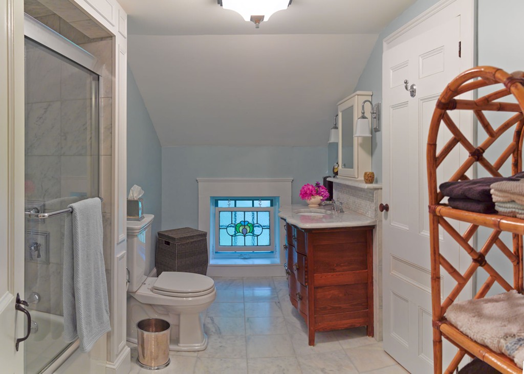199 Huntington Road Worthington, MA 01098 - Photo 22 of 30 a bathroom with a toilet sink and shower