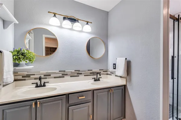 $300,000 | 3713 Periwinkle Drive, Fort Worth, TX 76137