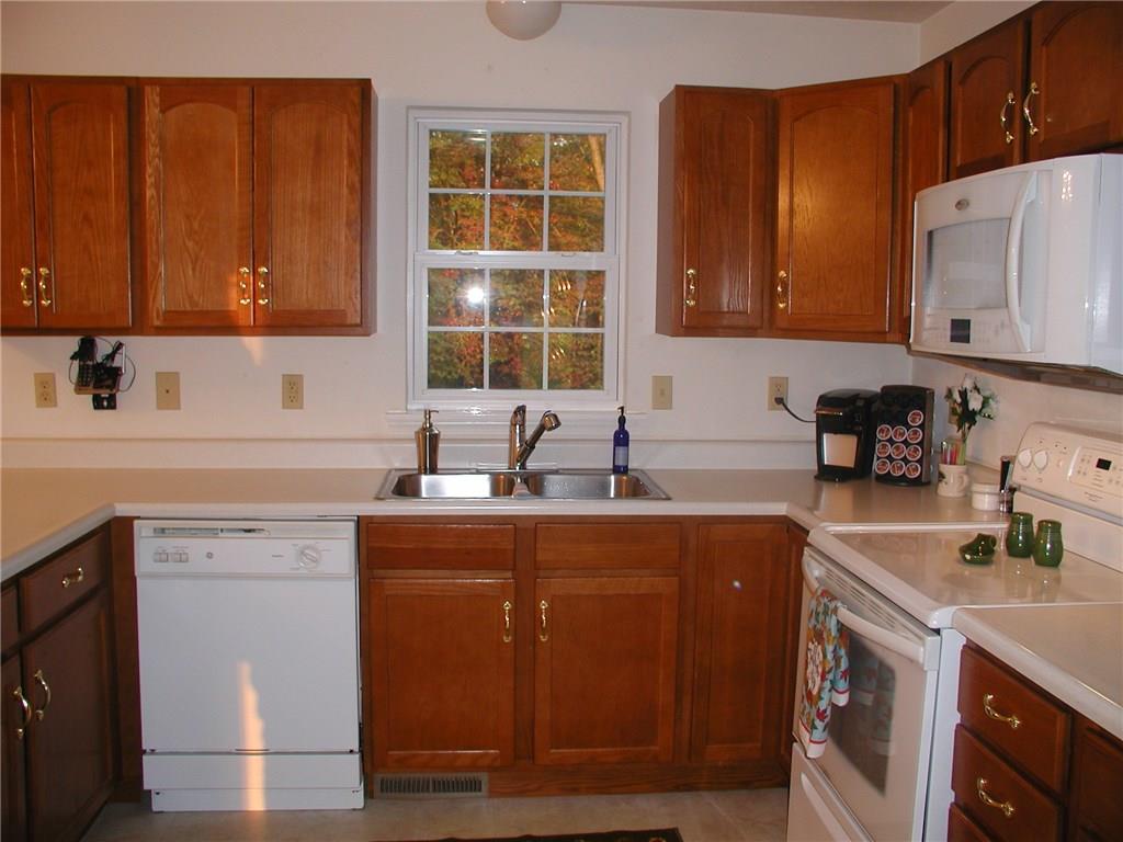 213 Claytonia Road Butler, PA 16001 - Photo 4 of 20