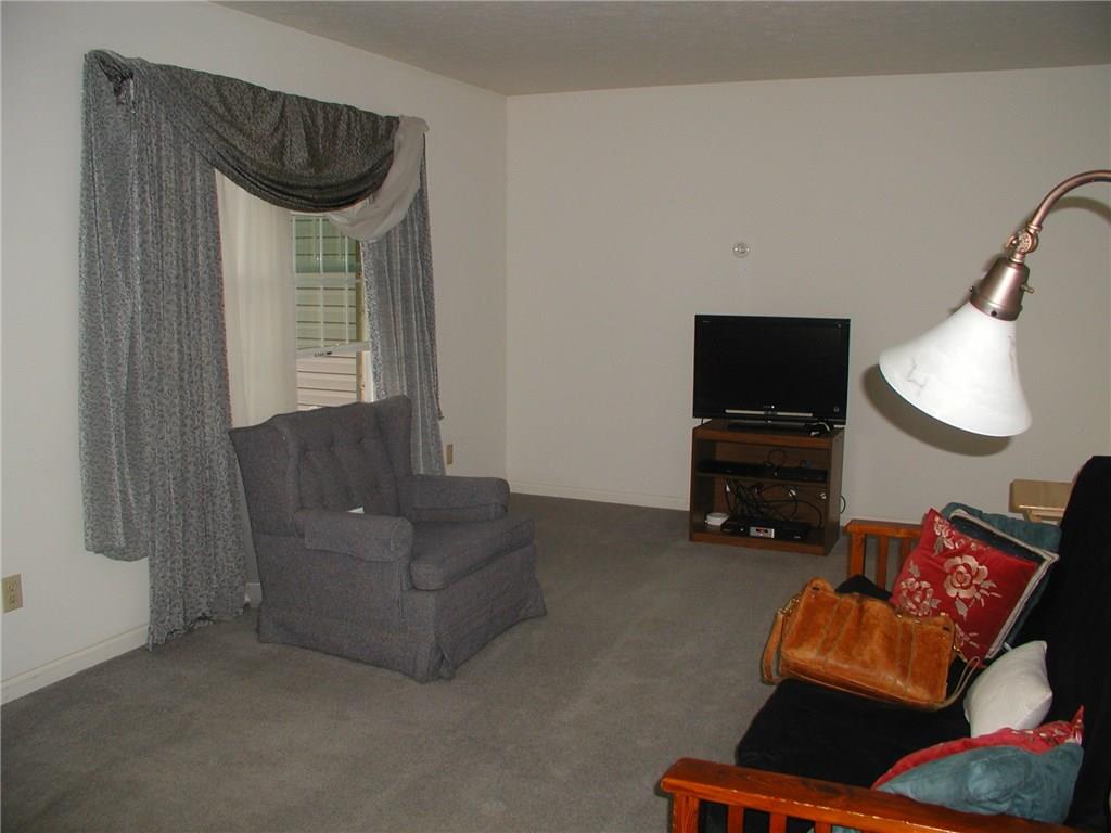 213 Claytonia Road Butler, PA 16001 - Photo 8 of 20
