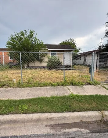 $62,000 | 2925 Greenwood Drive, Corpus Christi, TX 78405