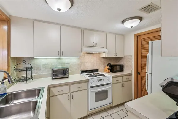 $239,000 | 36750 US Highway 19 North, Unit 15309, Palm Harbor, FL 34683