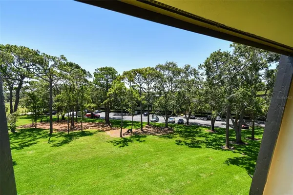 $239,000 | 36750 US Highway 19 North, Unit 15309, Palm Harbor, FL 34683